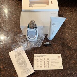 Nuskin Facial Spa like new in box